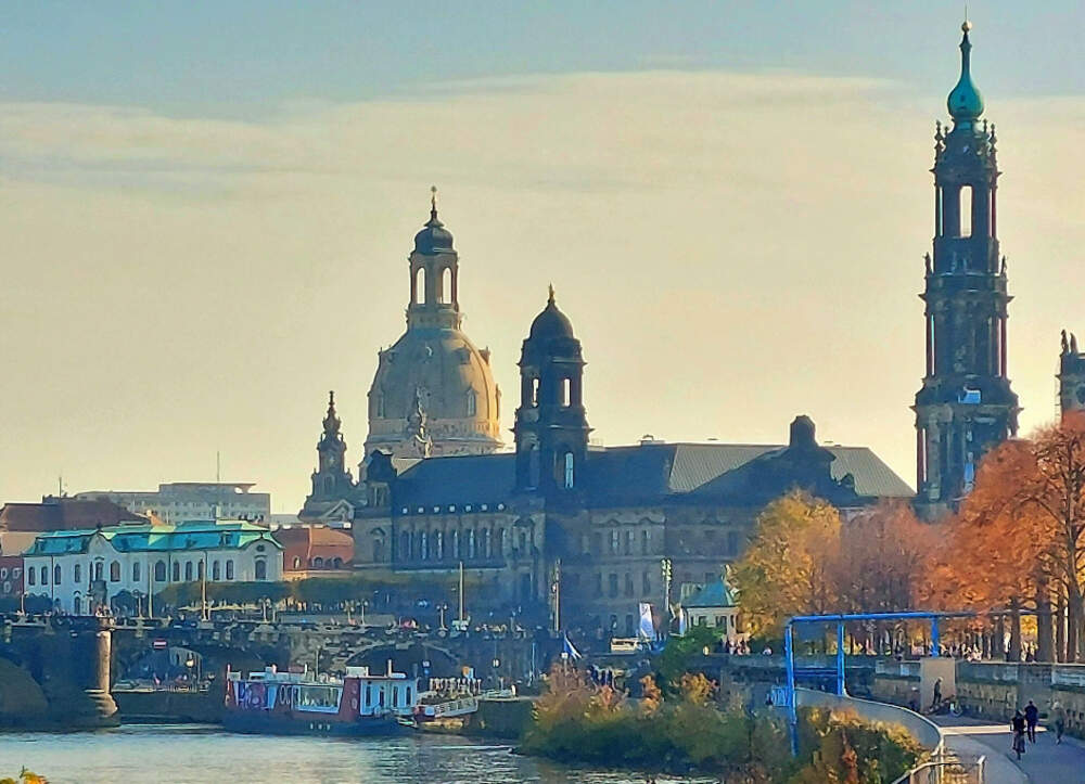 Bild04-Silhouette der Dresdner Altstadt-gesehen vom Congress-Center im Zielbereich