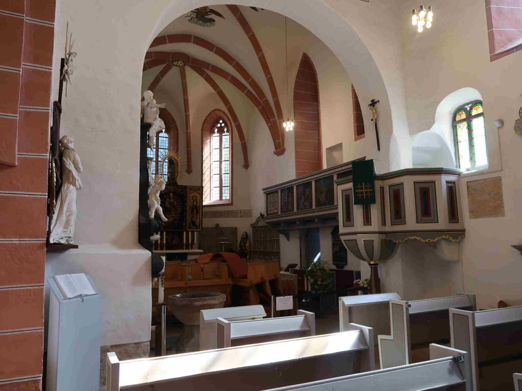 In der 1000-jährigen Kirche St.Veit Wünschendorf